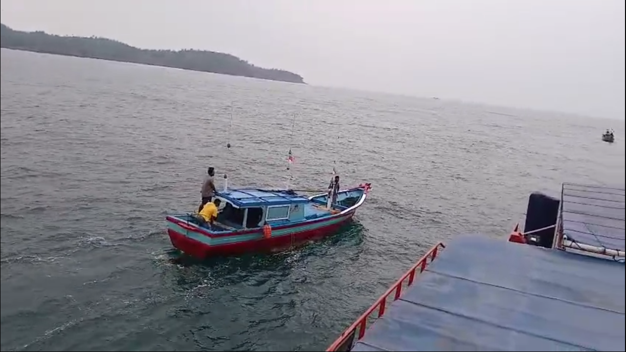 Basarnas Temukan 2 Nelayan yang Sempat Terombang-ambing di Perairan Pesisir Selatan